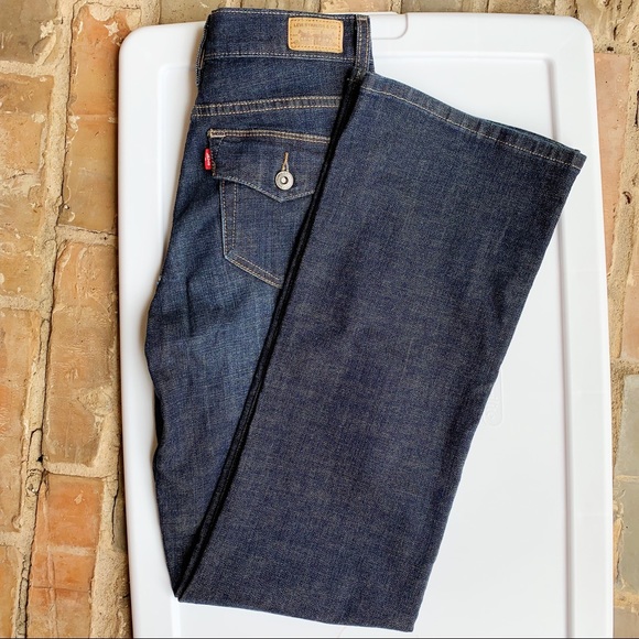 Levi’s 512 Perfectly Slimming Jeans - Picture 3 of 6